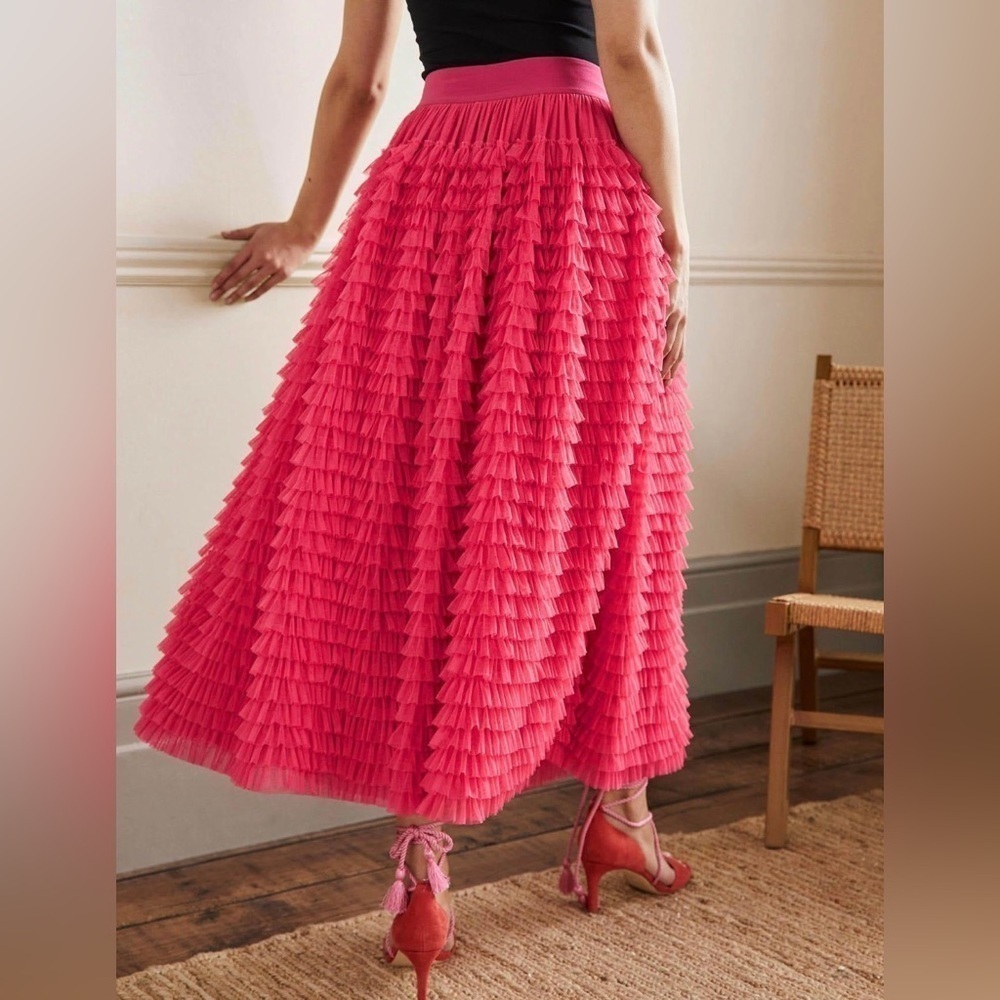 Boden Rachael skirt.  Hard to find!  Sold out quickly